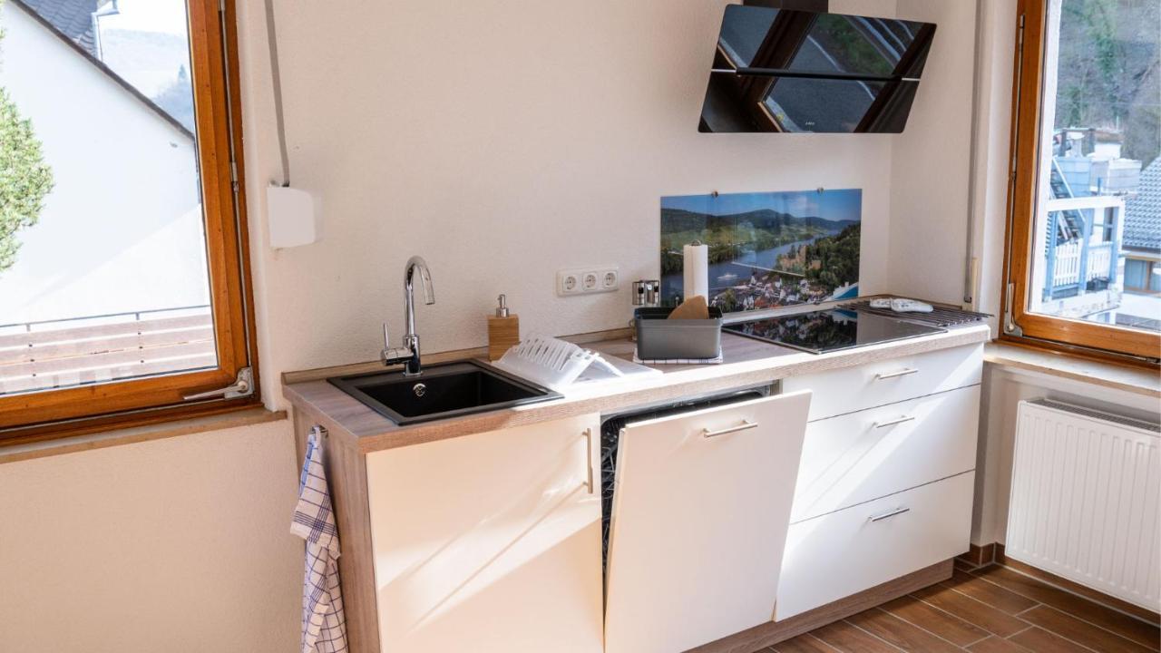 Rheintal-Ferien - 90 Qm Ferienwohnung Mit Wine & Style - Dein Urlaub Am Rhein Niederheimbach Ngoại thất bức ảnh